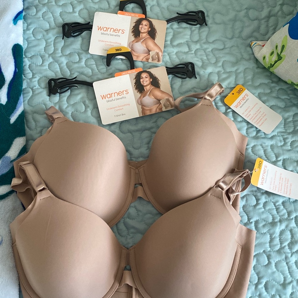 2 WARNERS NWT BRAS 38D